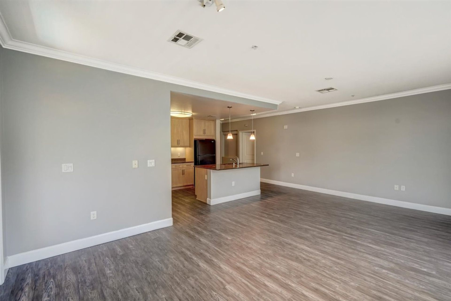 Stadium House Apartments Image 34