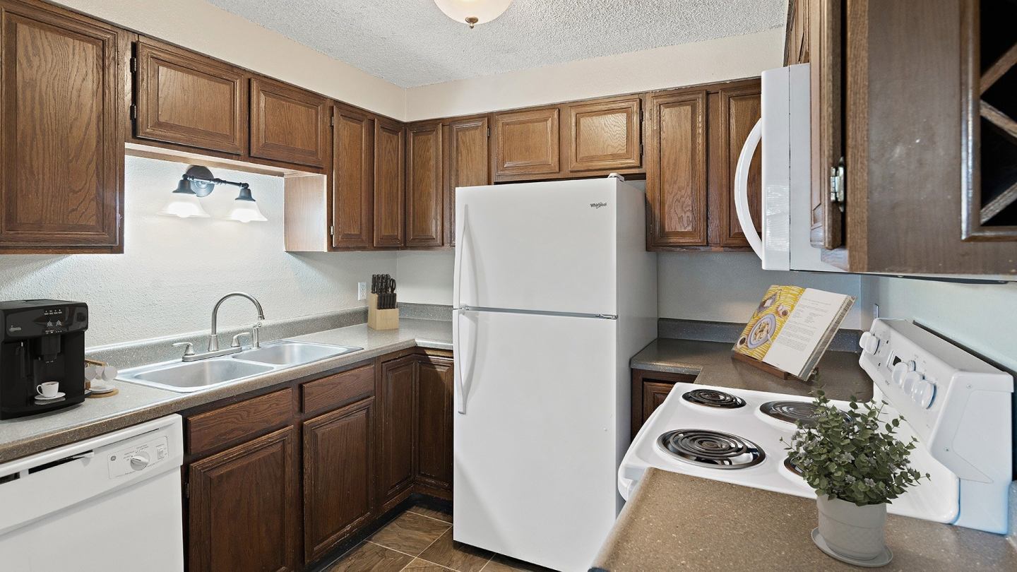 Castlerock Apartment Homes Image 6
