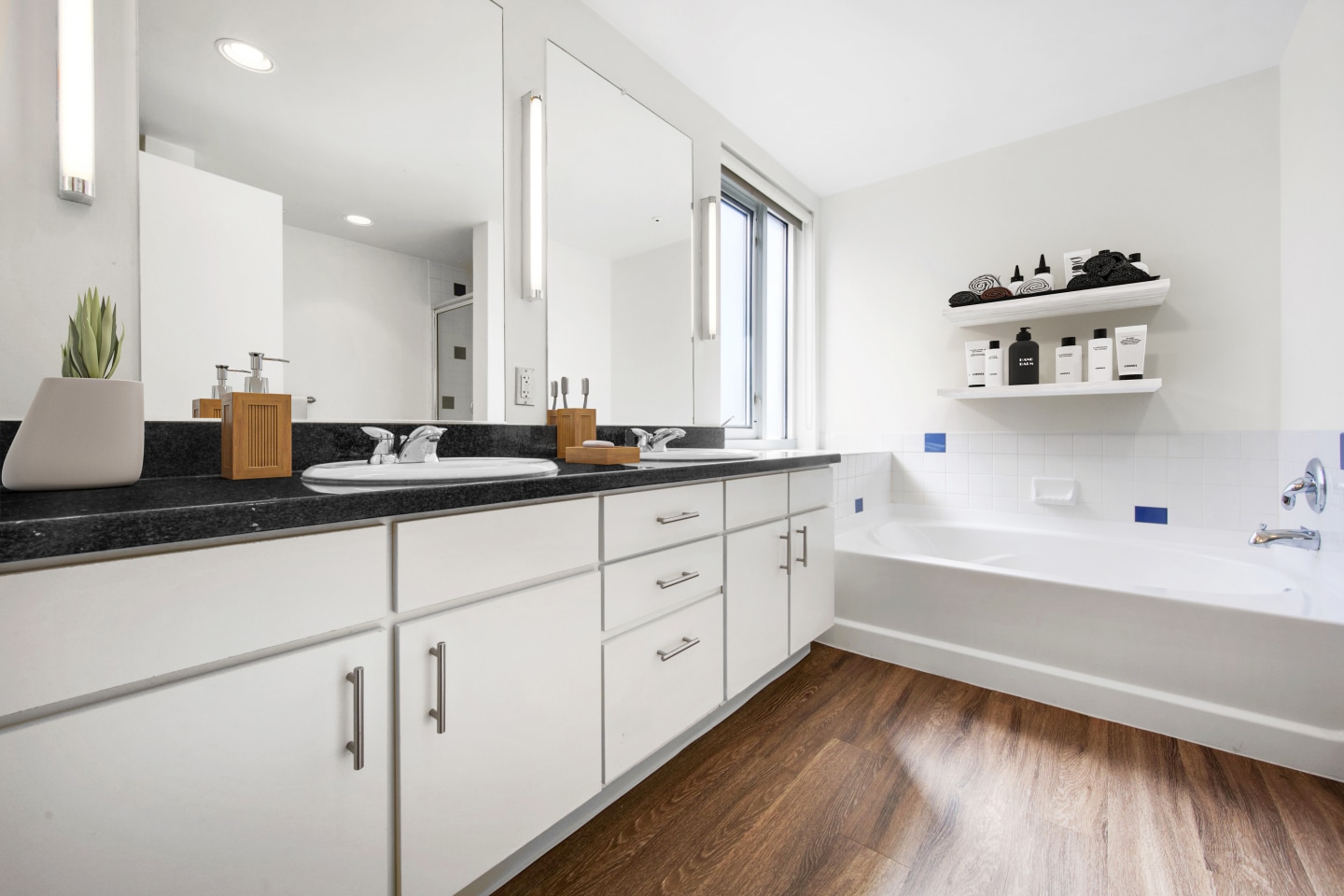 Crescent Flats Image 12