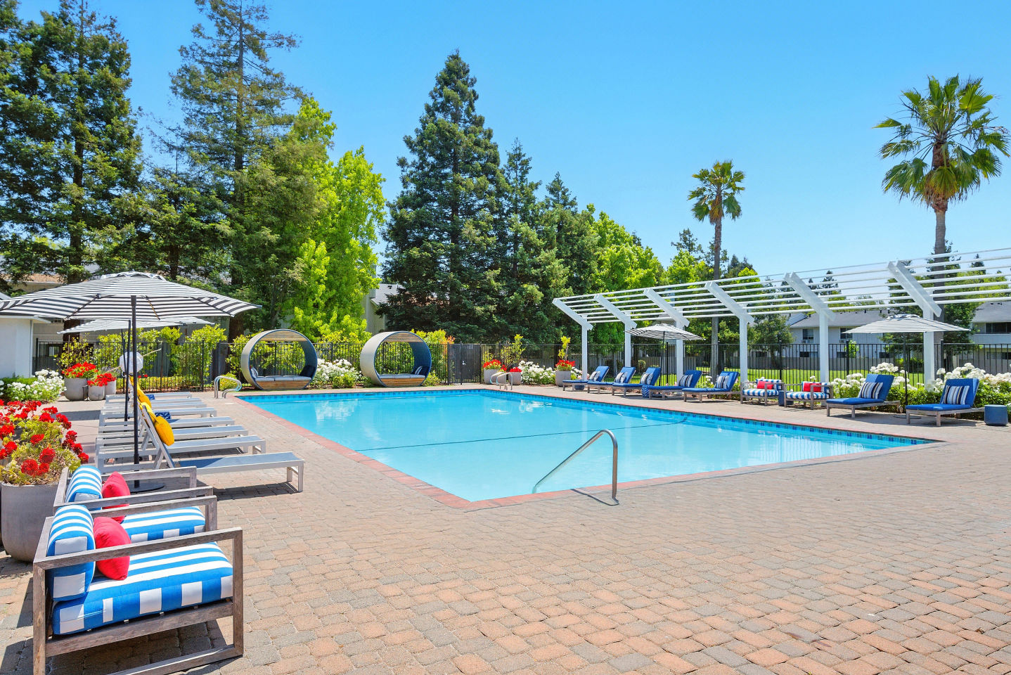 The Grove Luxury Apartments Image 45