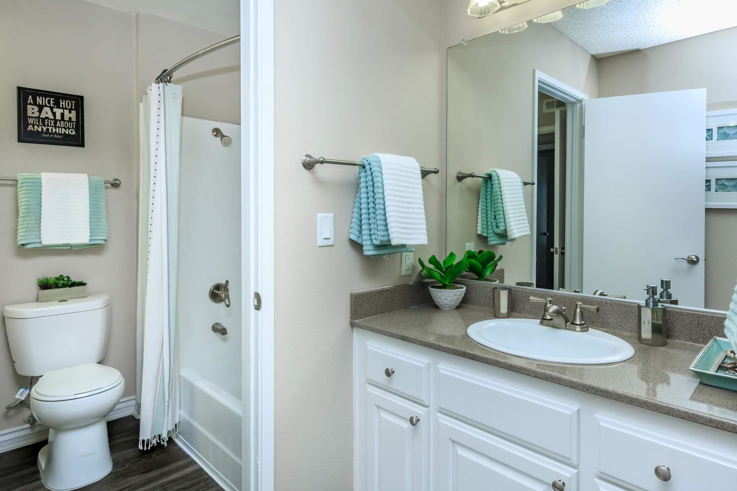 Raintree Apartment Homes Image 41