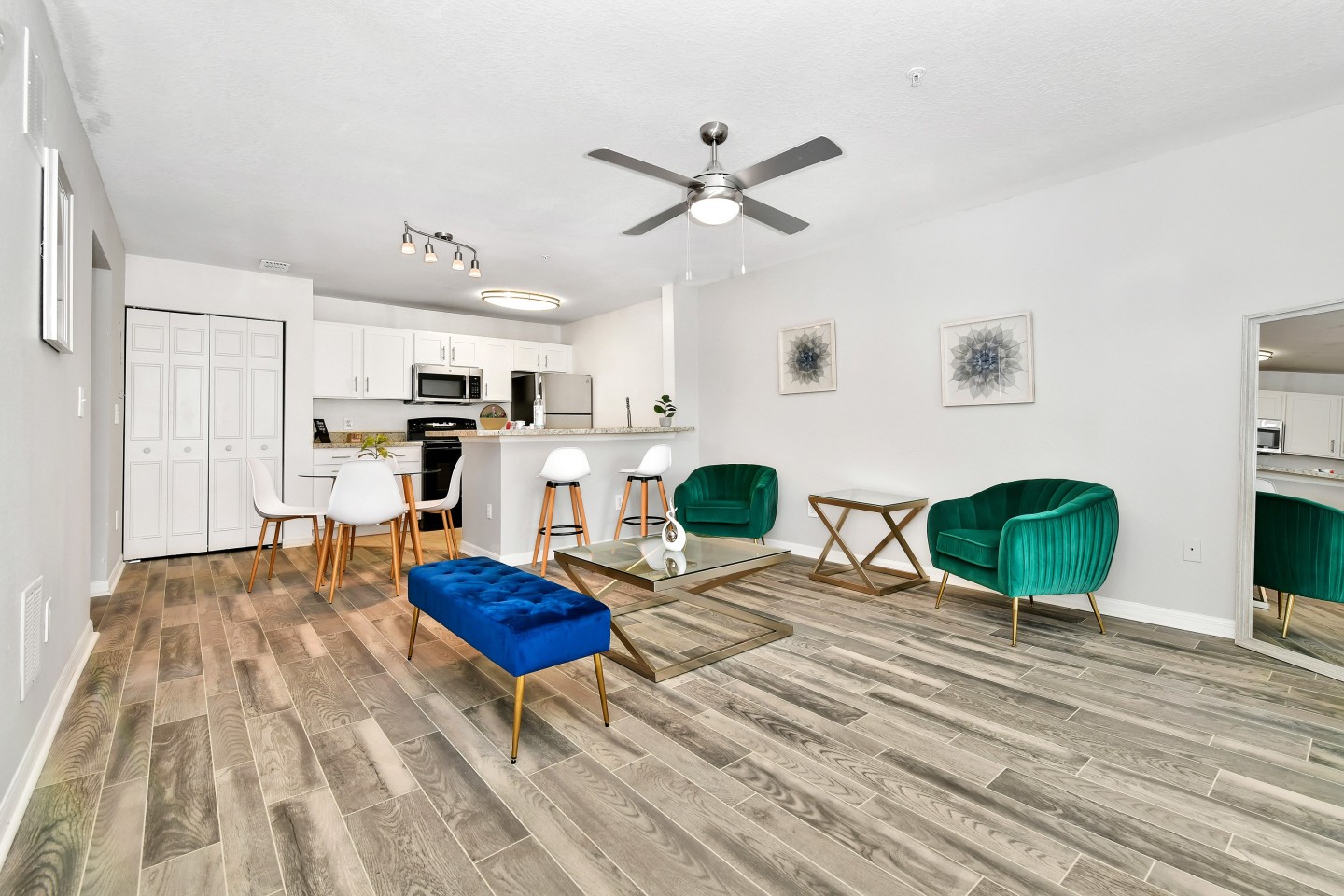 Village Lakes Apartments Image 1