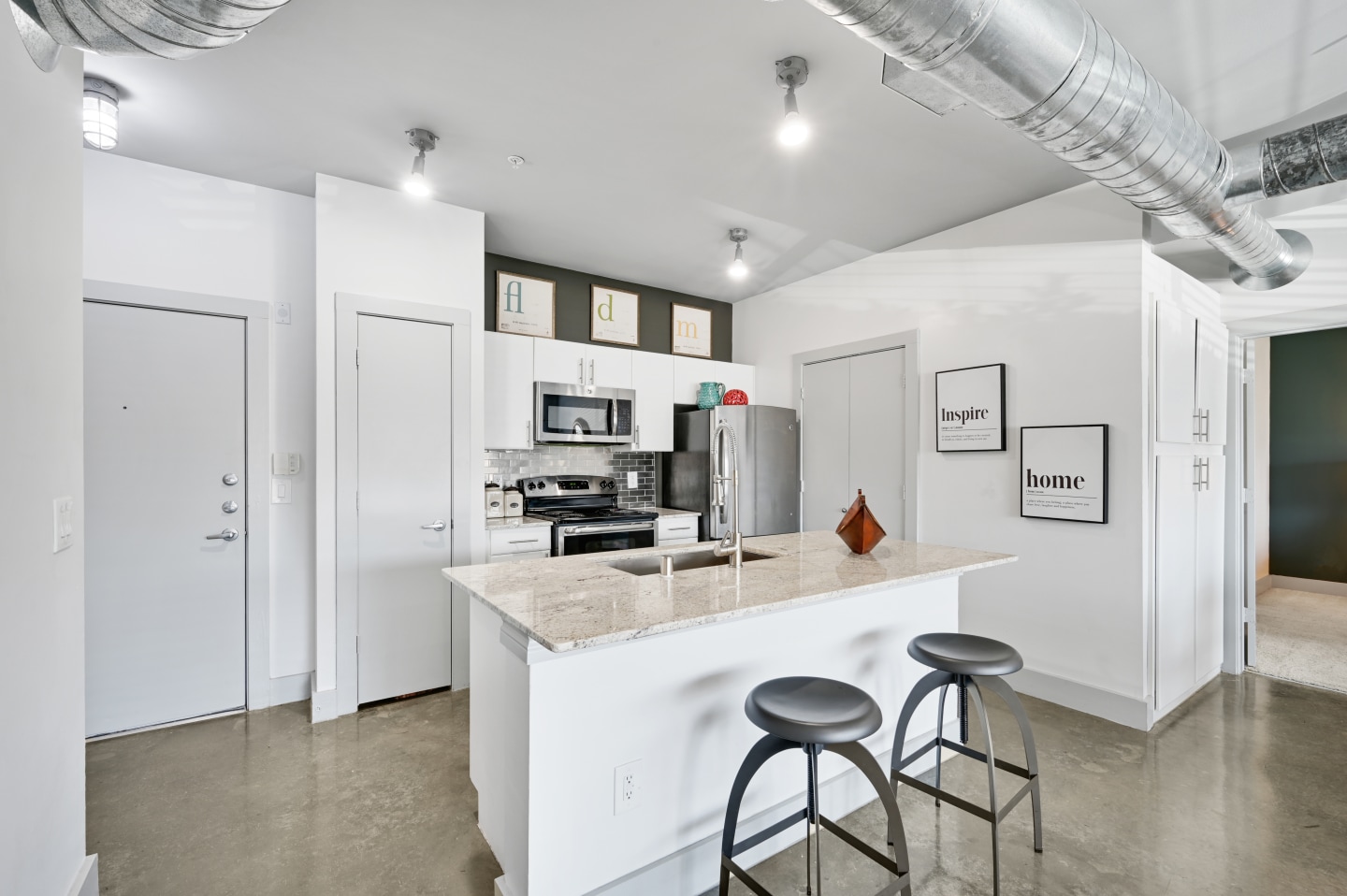 5225 Maple Avenue Image 6