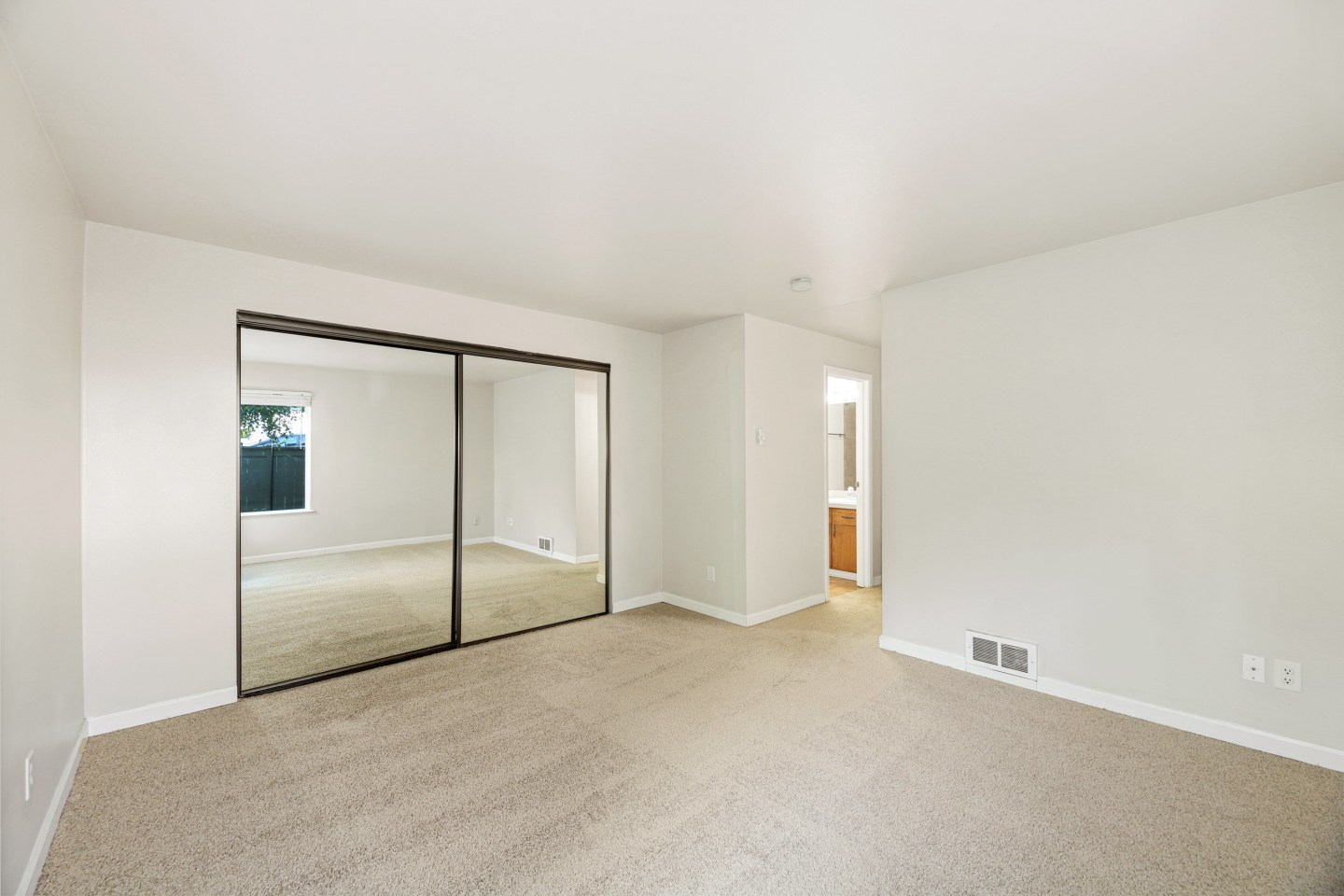 Starboard Apartments Image 6