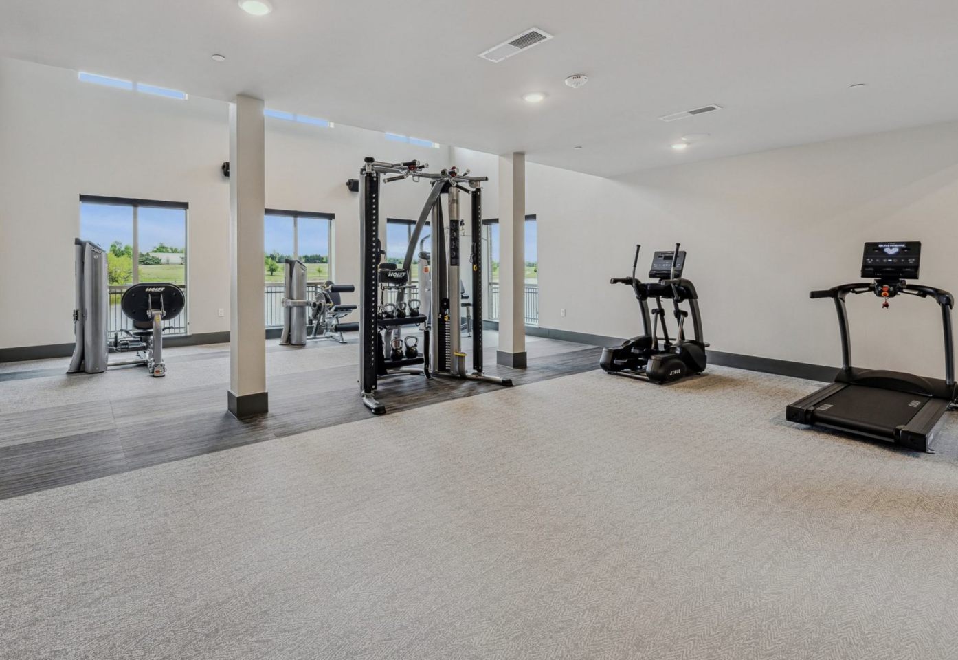 BroadVue Apartments Image 12