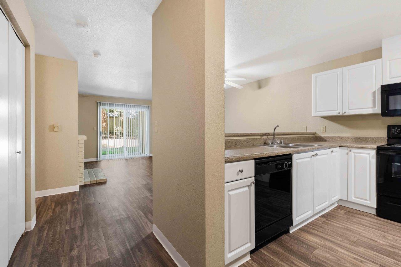 Saratoga Apartments Image 12