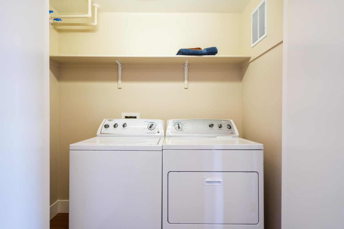 Mosaic Apartments Image 8