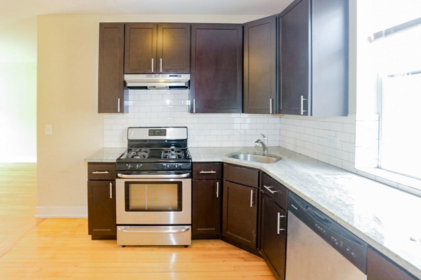 4837 North Wolcott Ave. Apt. Image 6