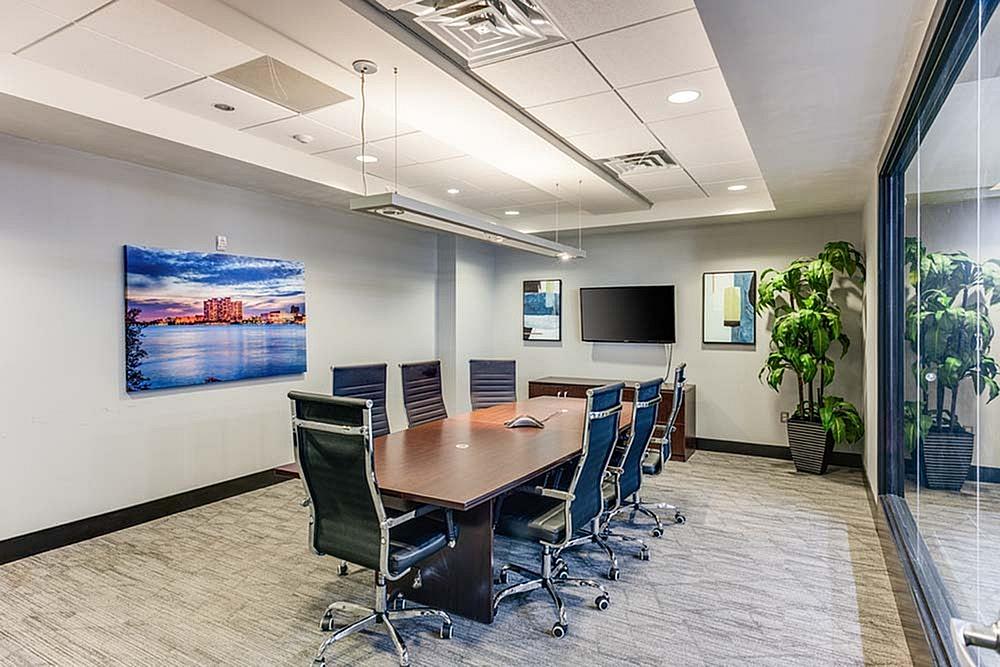 Riverfront Towers Image 43