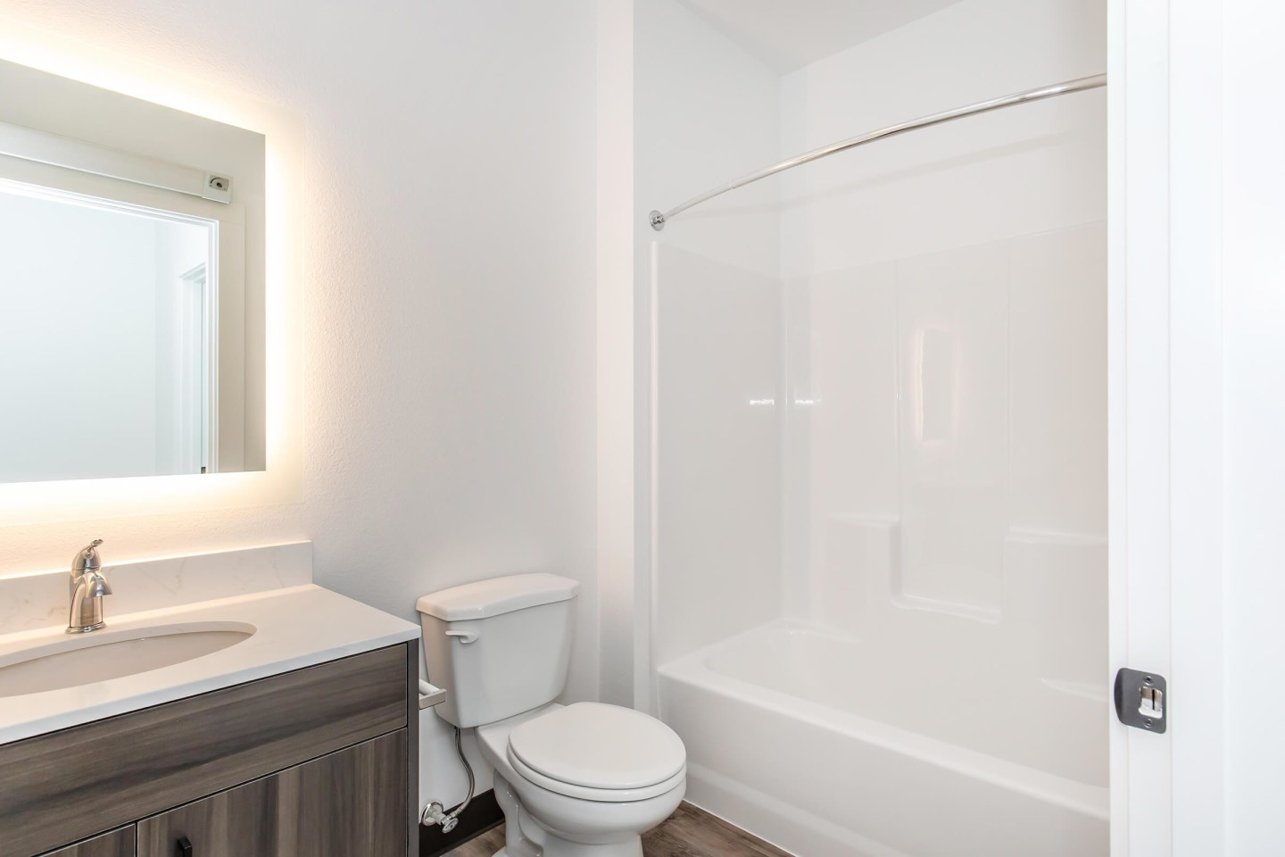 Lakeview Apartments Image 38