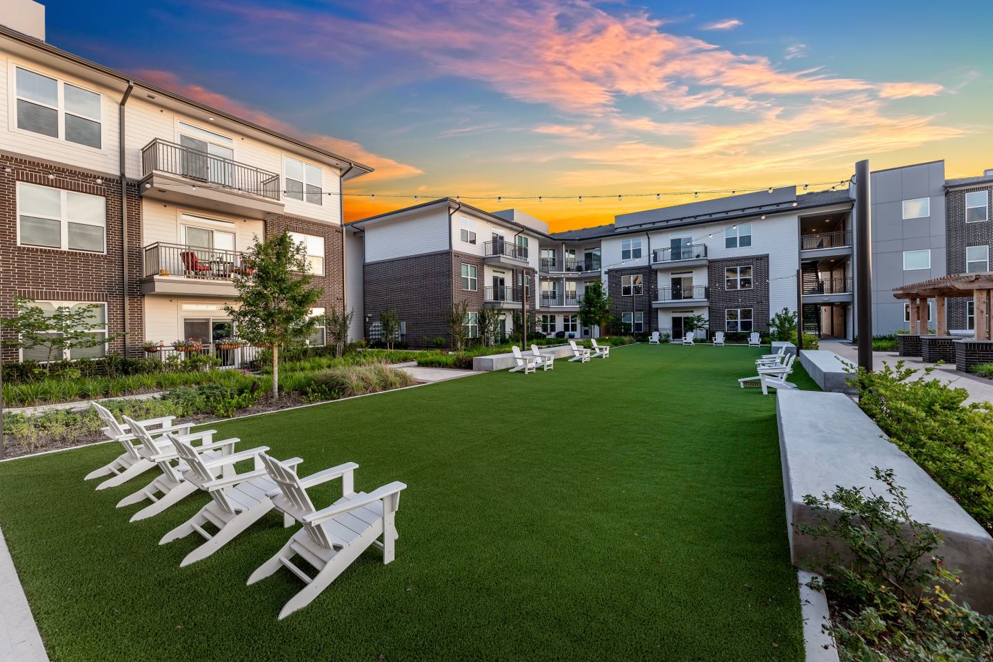 Lake Walk at Traditions Apartments Image 17