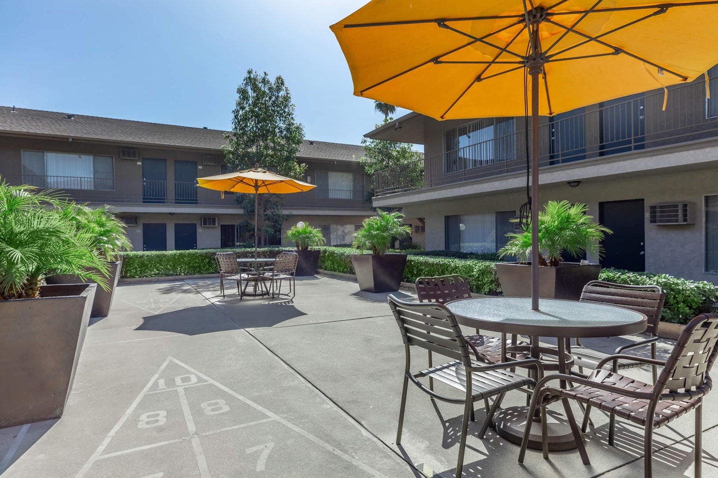 Buena La Vista Apartment Homes Image 4