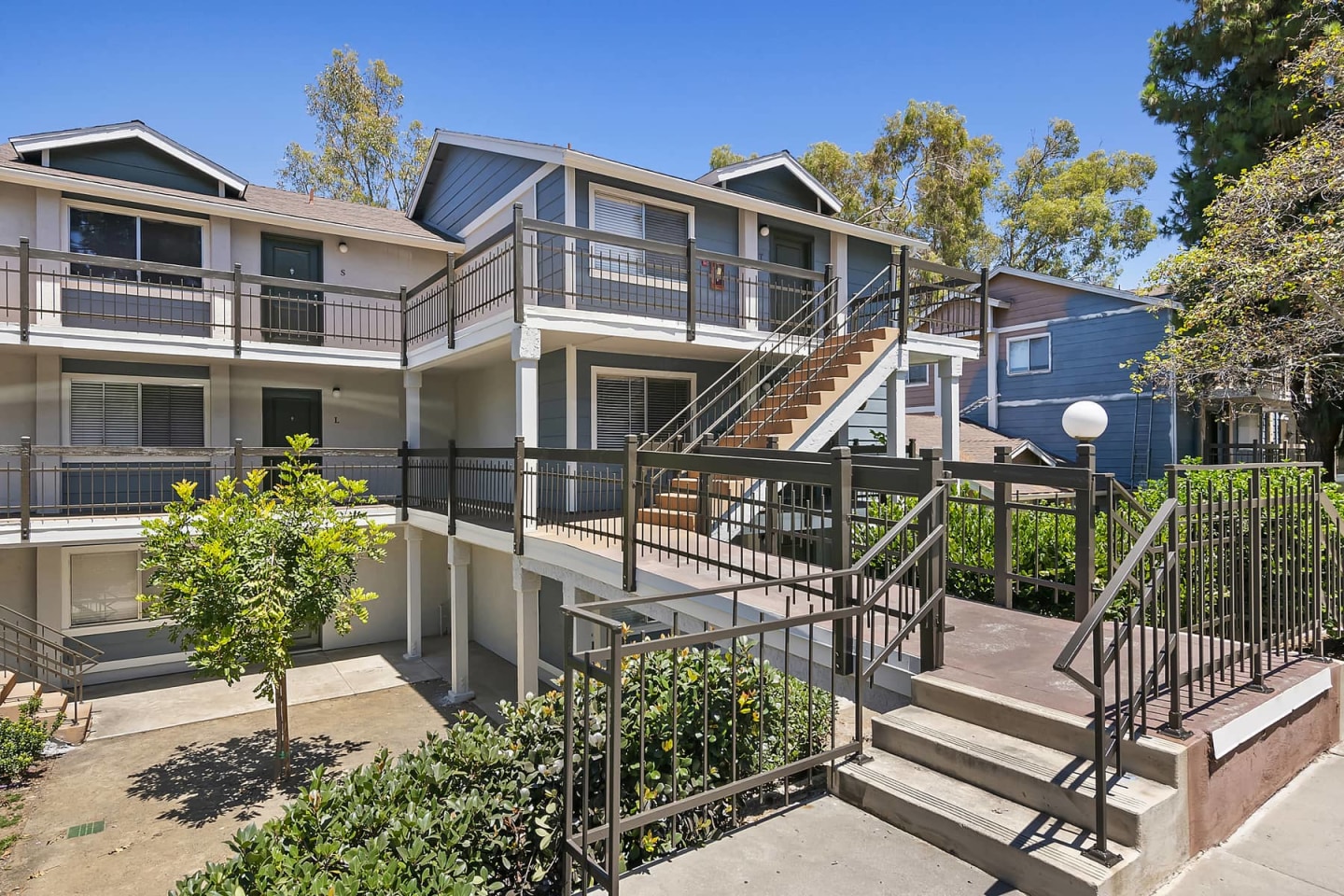The Avenue at Carlsbad Image 10