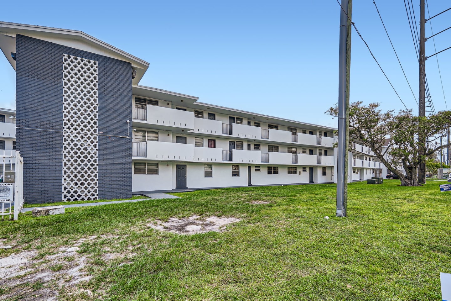 Lakeshore Presidential Apartments Image 20