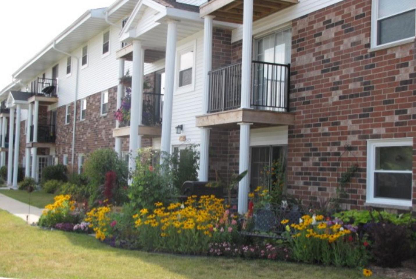 Mission Hills Apartments Image 1