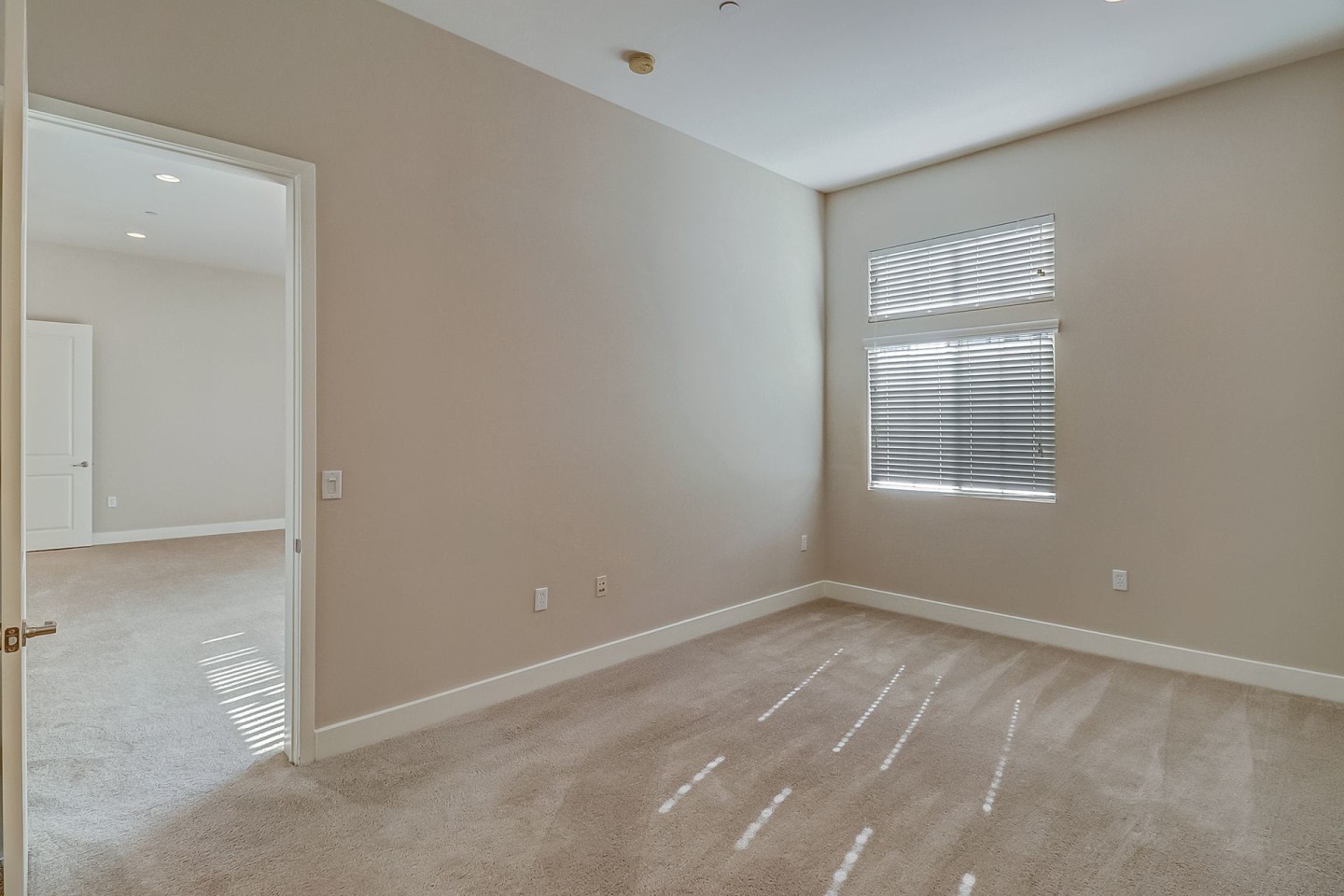 Axis 2300 Image 95