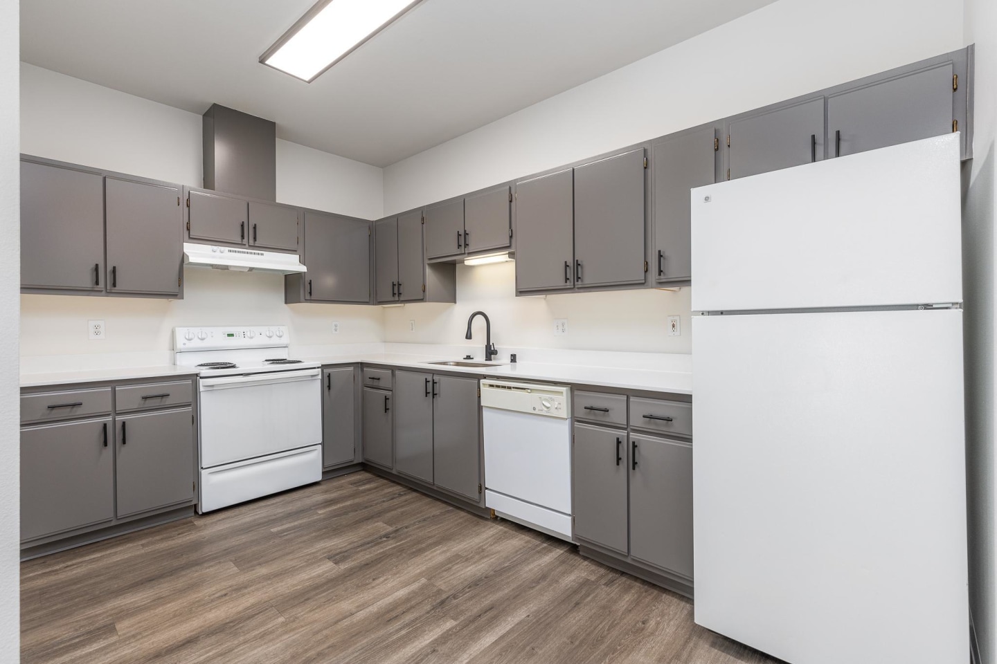 Shoreline Village Apartment Homes Image 43