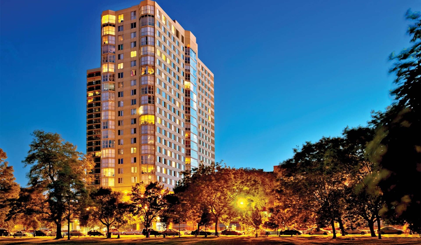Hyde Park Tower Apartments Image 1