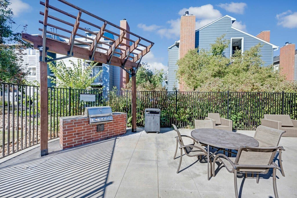 Summit Riverside Apartments Image 39
