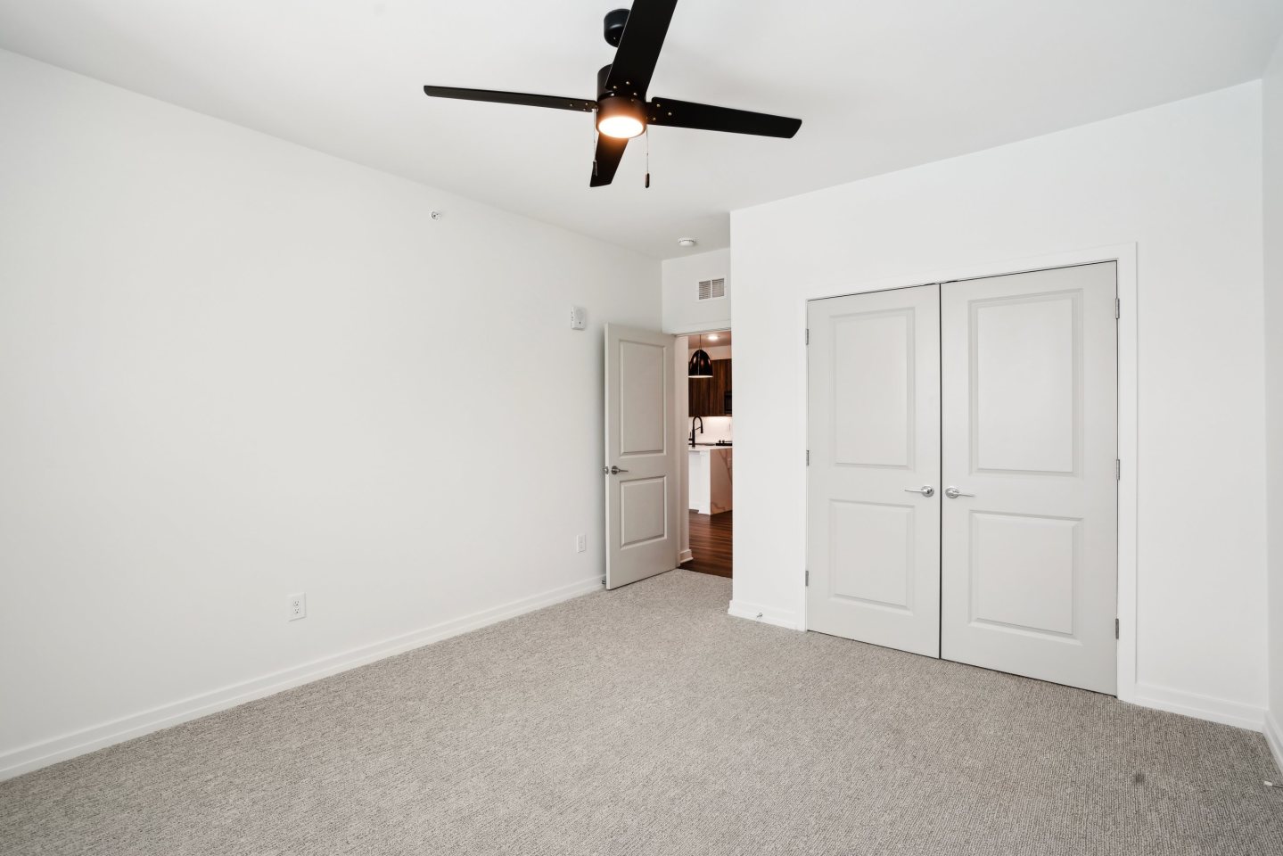 The Pullman Luxury Apartment Homes Image 1