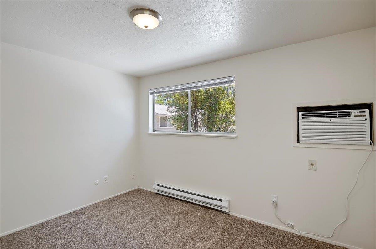 Sugar Pine Townhomes Apartments Image 14