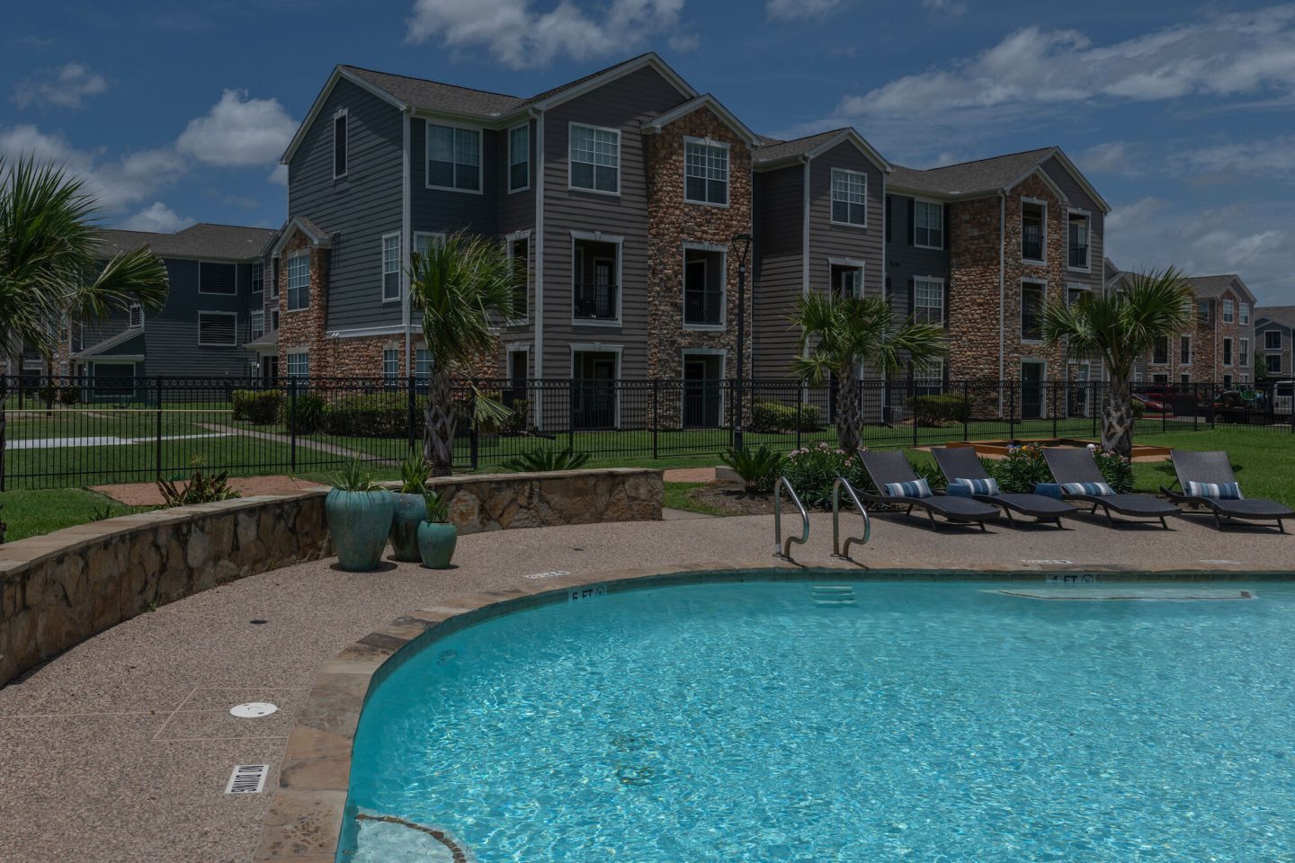 2800 Tranquility Image 21