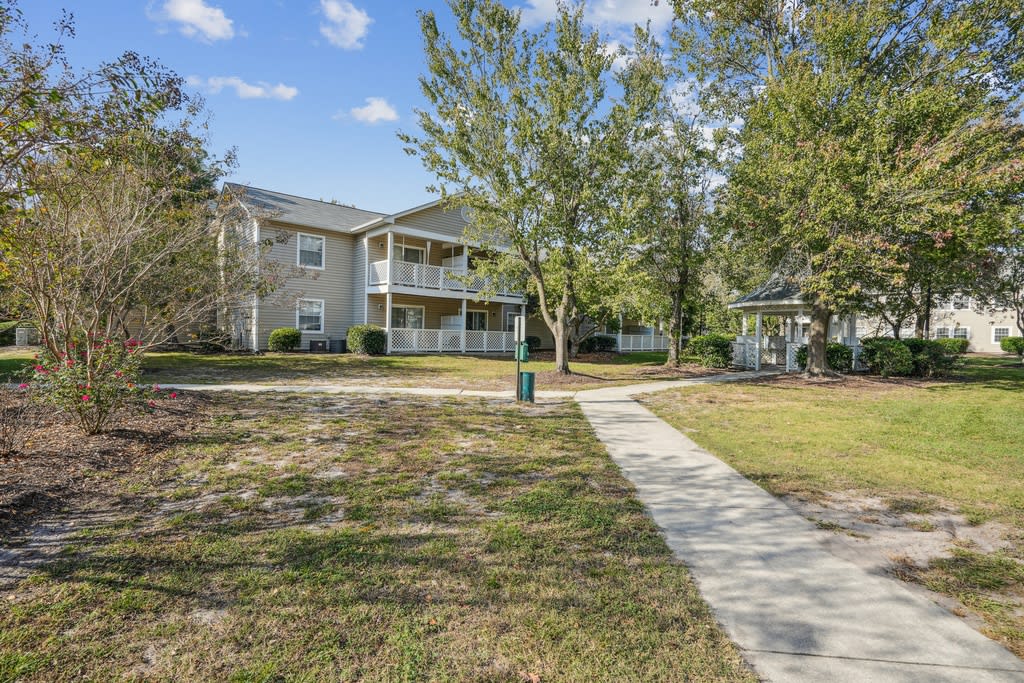 Cypress Pointe Apartment Homes Image 9