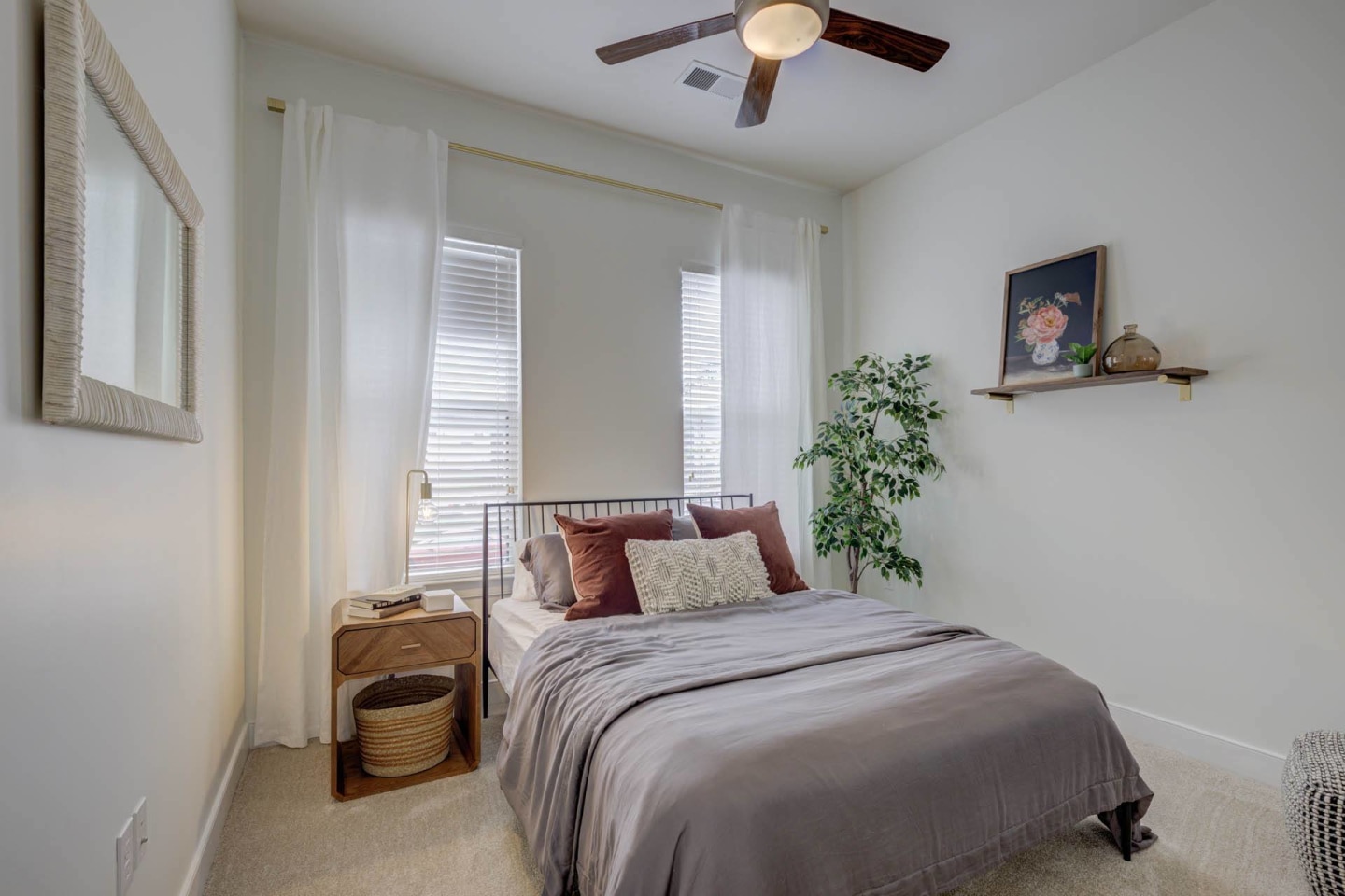 The Lincoln Apartments Image 33