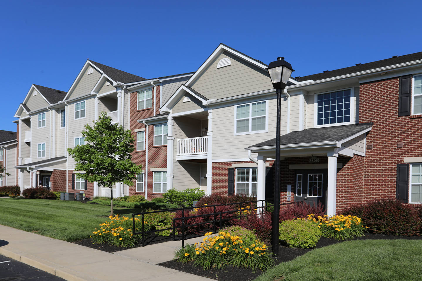 Brinley Place Image 19