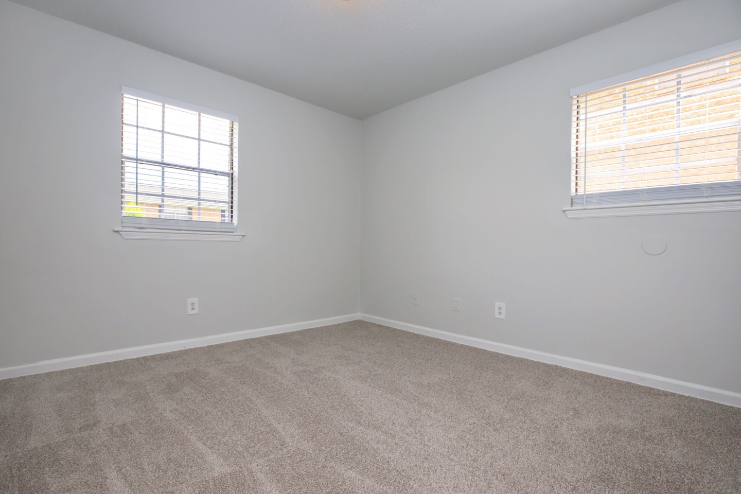 South Pointe Apartment Home Image 2