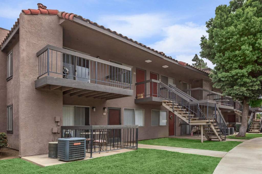 Senior Housing - Villa Serena Senior Apartments Image 74