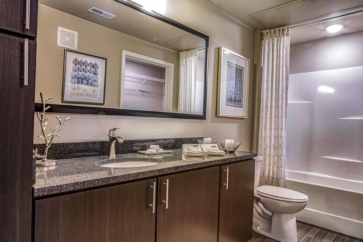 Alinea Town and Country Image 14