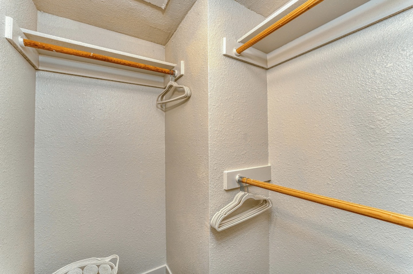 Las Brisas Apartment Homes Image 11