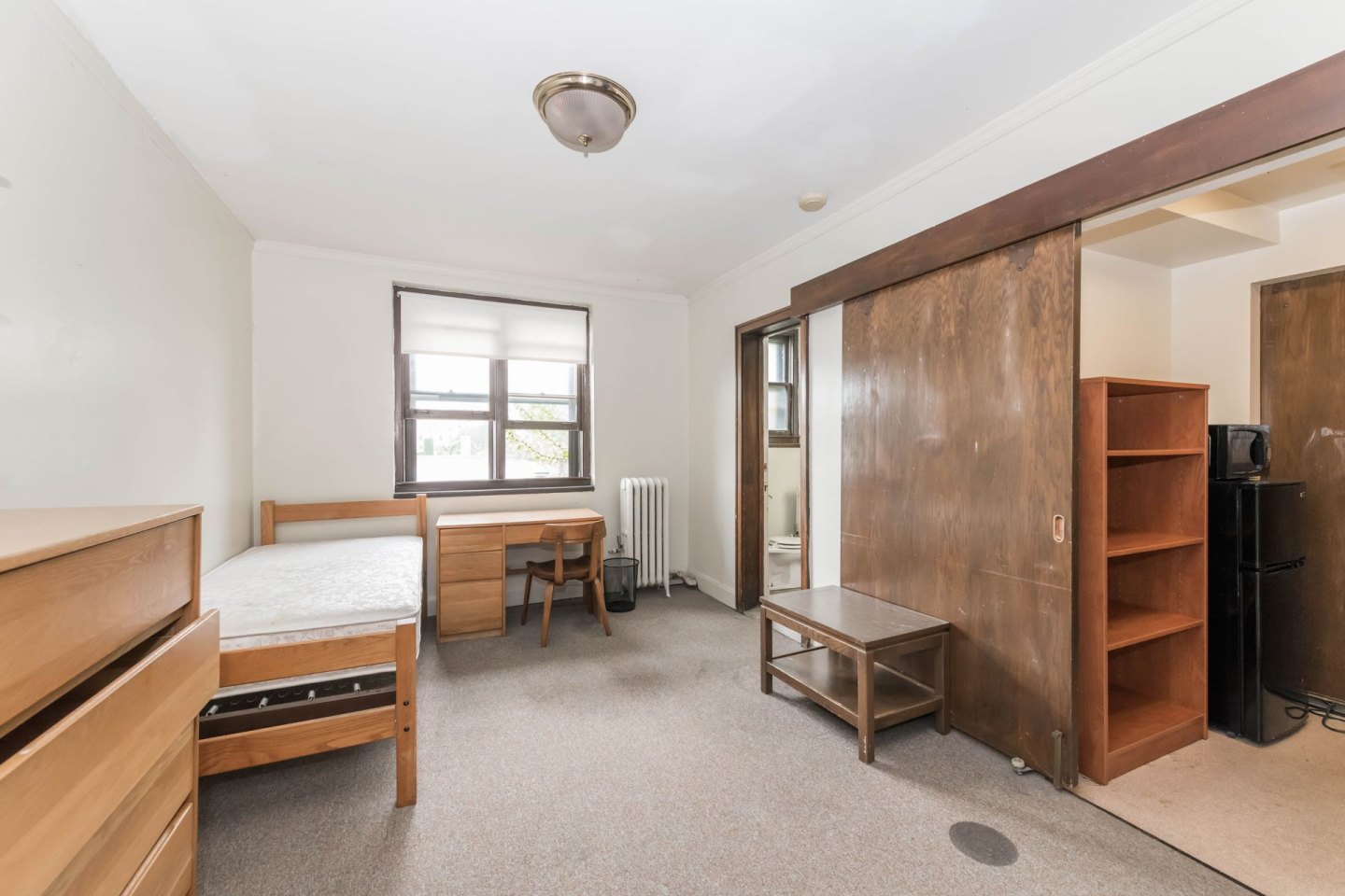 Co Living- 5748 Blackstone Image 22