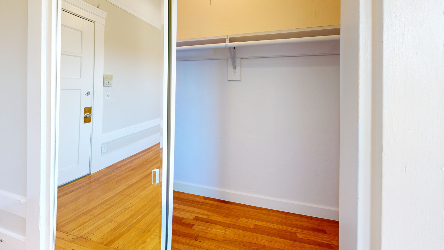 2075 Market St. Image 7