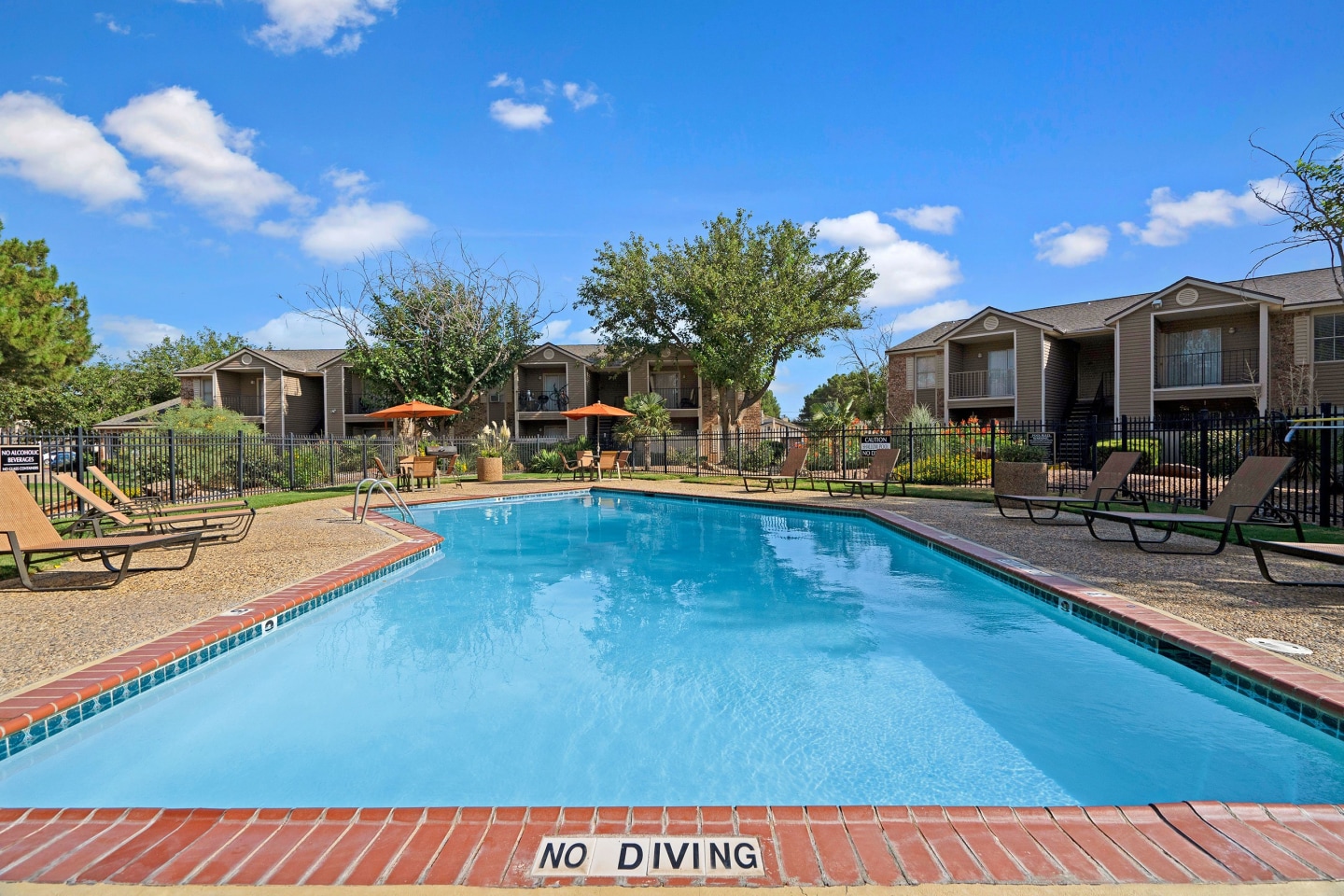 NORTHRIDGE COURT APARTMENT HOMES Image 11