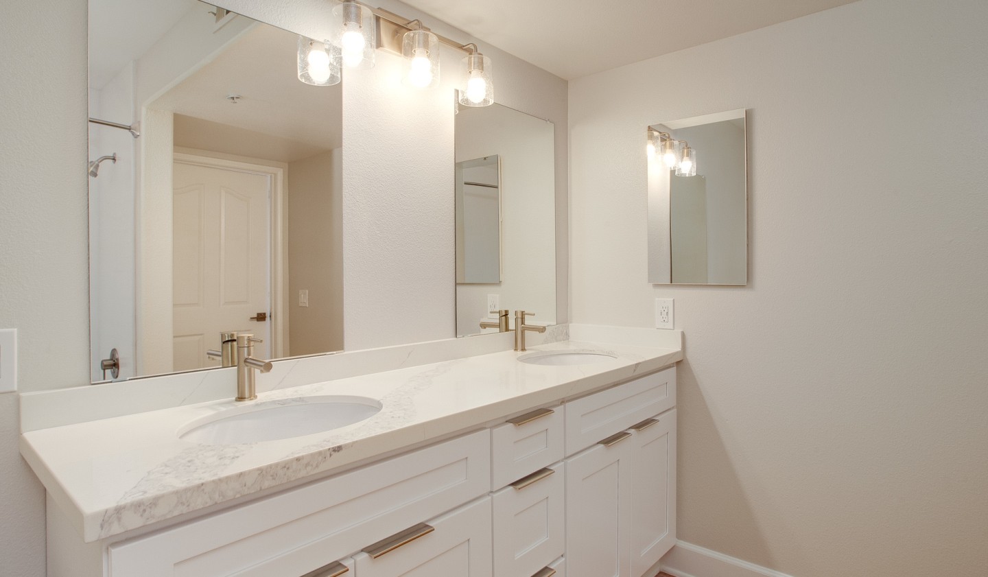 Villas at Park La Brea Image 2