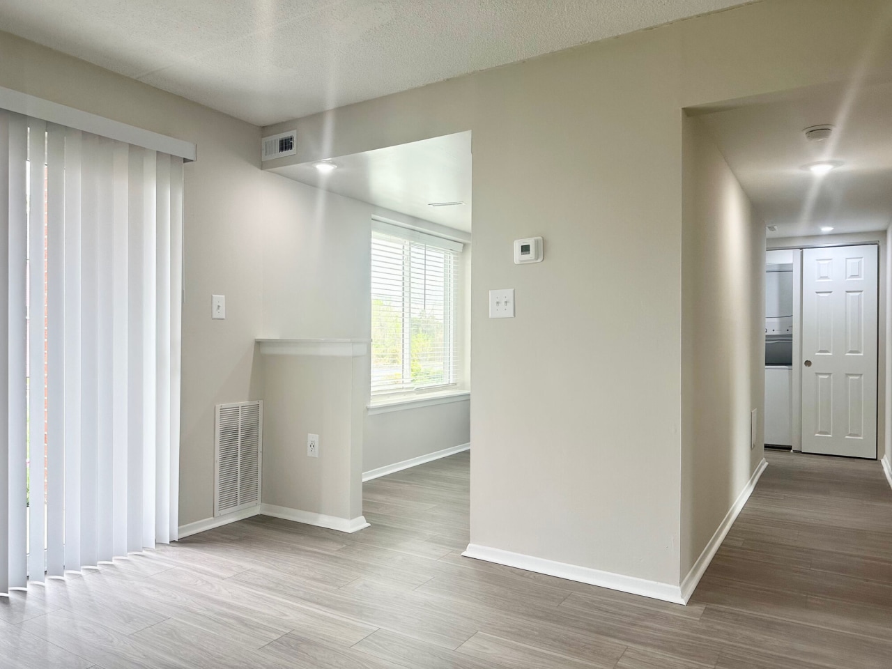 Lakeside Apartments Image 10