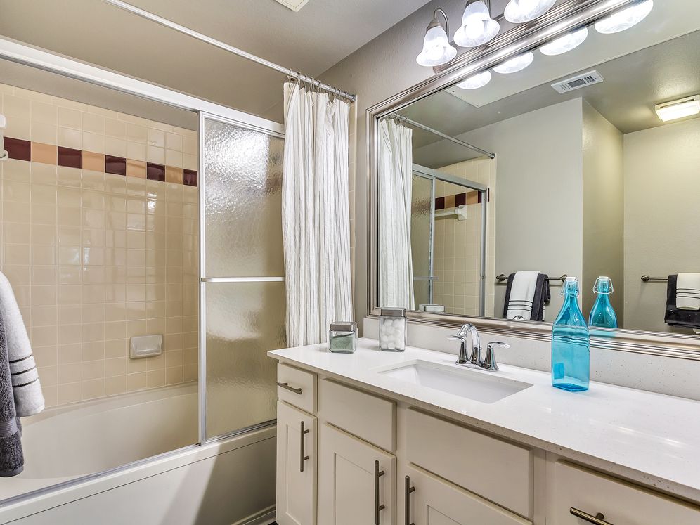 Waterford Court Apartments Image 30