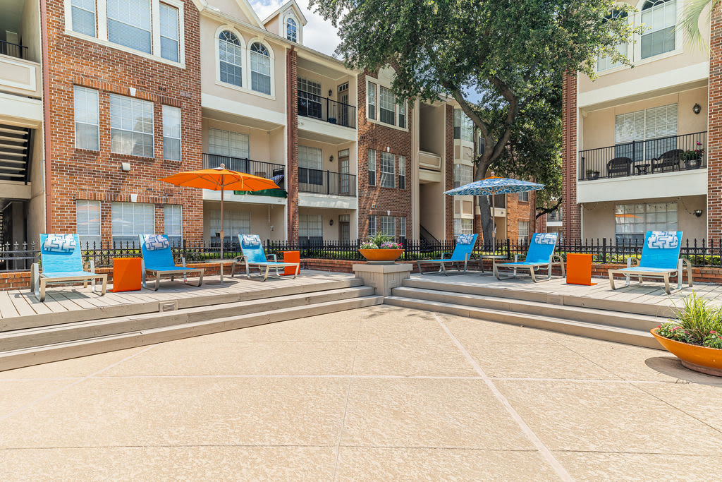 The Village at Bellaire Apartments Image 25