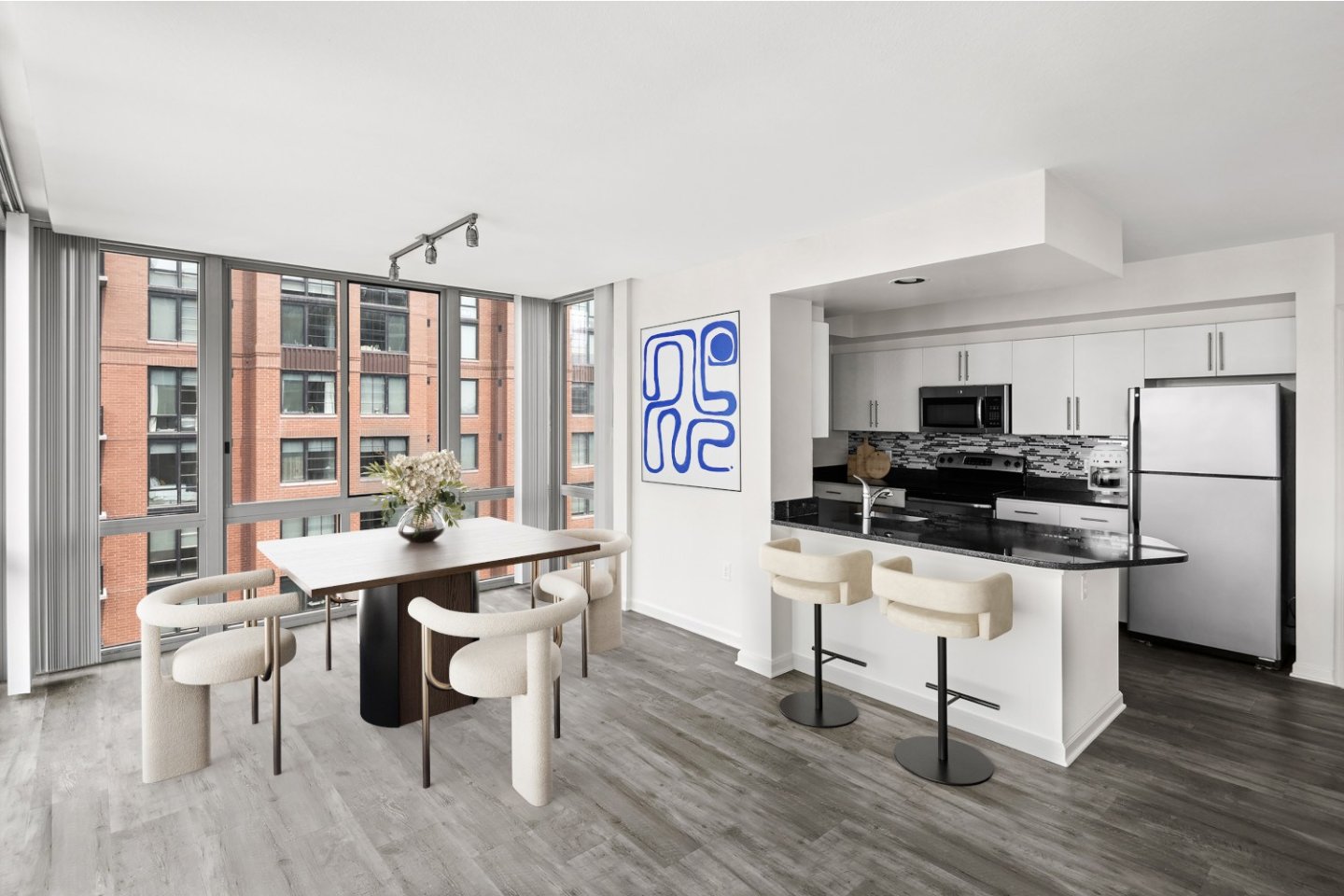 909 Apartments Image 12