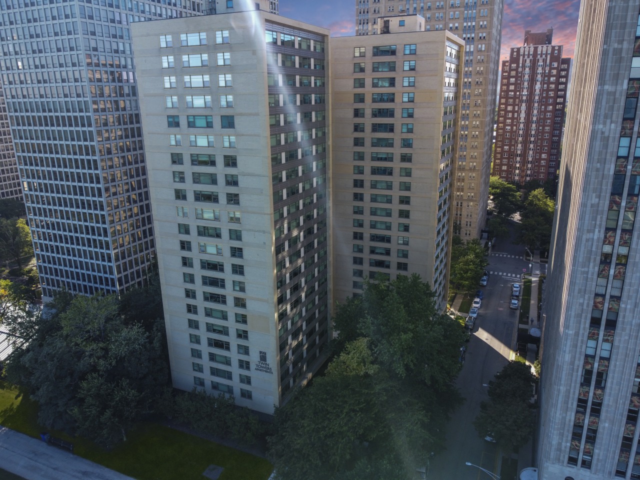 Twin Tower Image 15