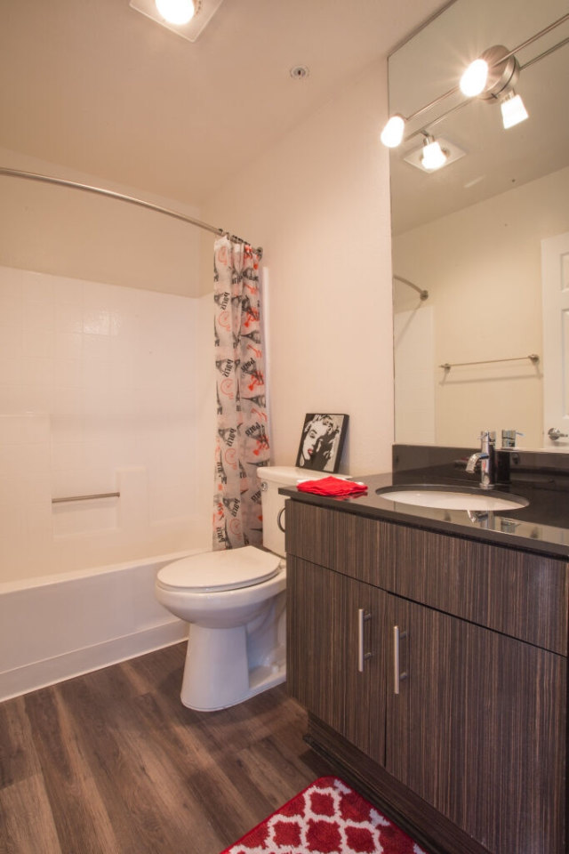 5119 Maplewood Image 15