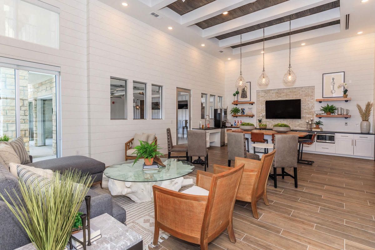 Luxia Rockwall Downes Image 41