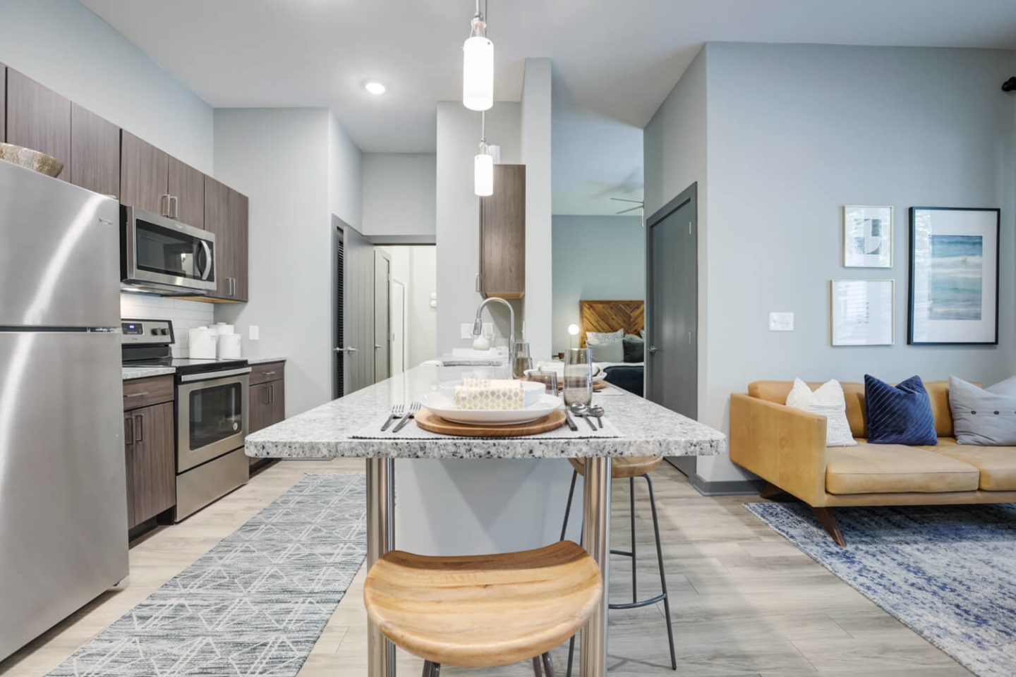 Sola Station Canalside Apartments Image 4