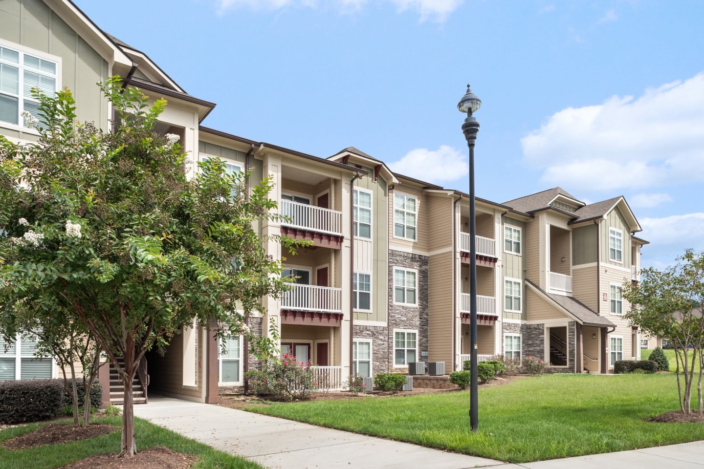 Aston Apartments Image 31