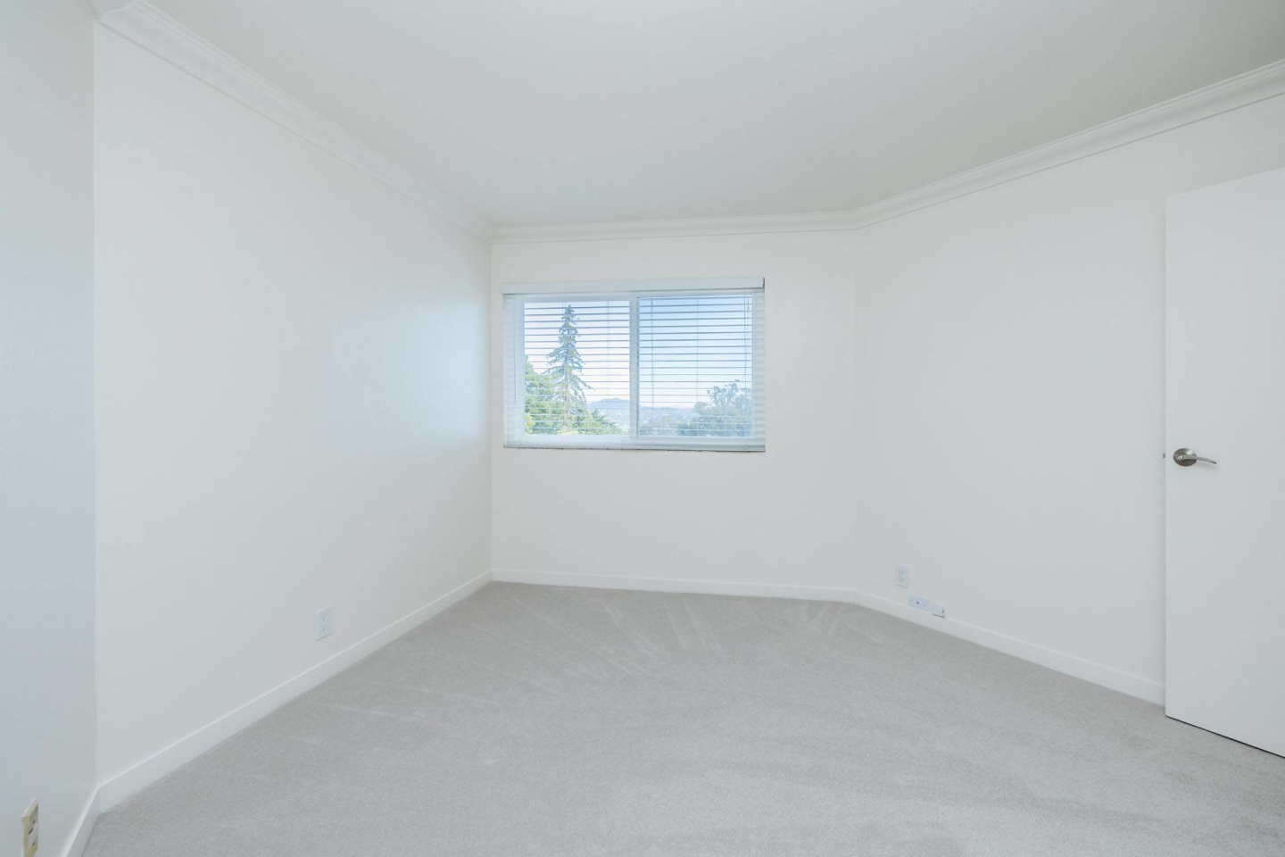 5-65 Rodeo Avenue Image 13
