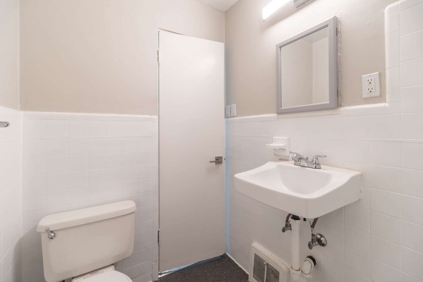 1695 Sheridan Boulevard Image 12