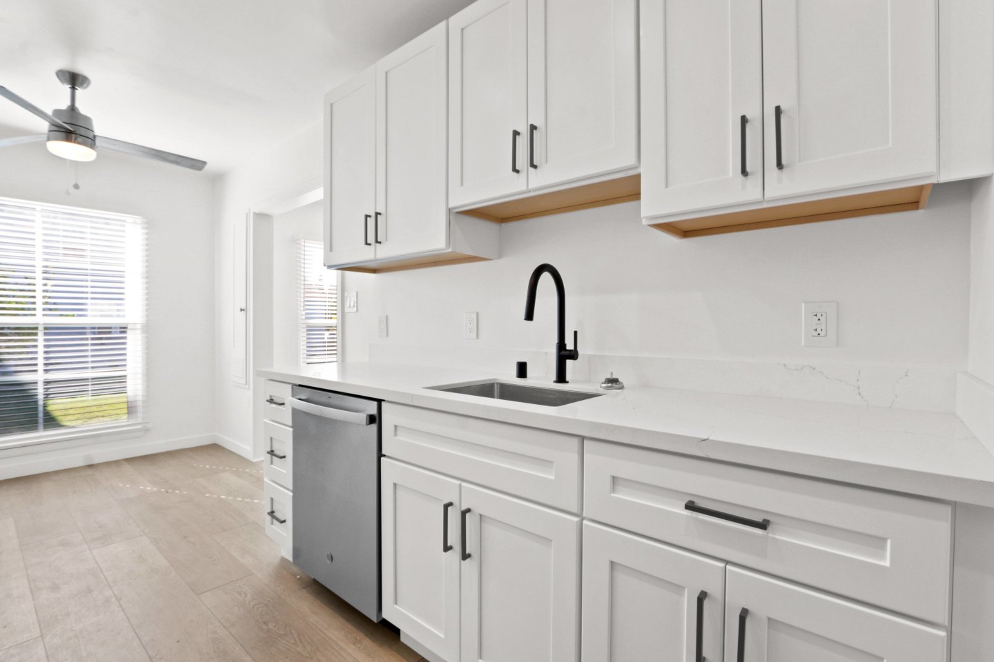 805 23rd Street Apartments Image 4