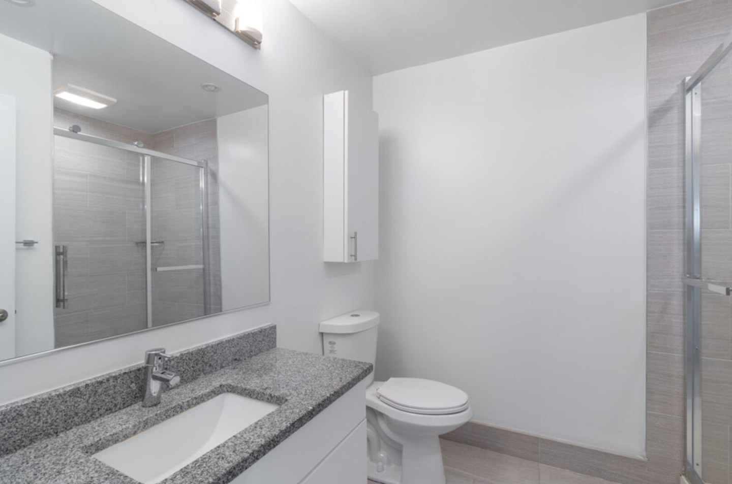 Spruce Court Apartments Image 16
